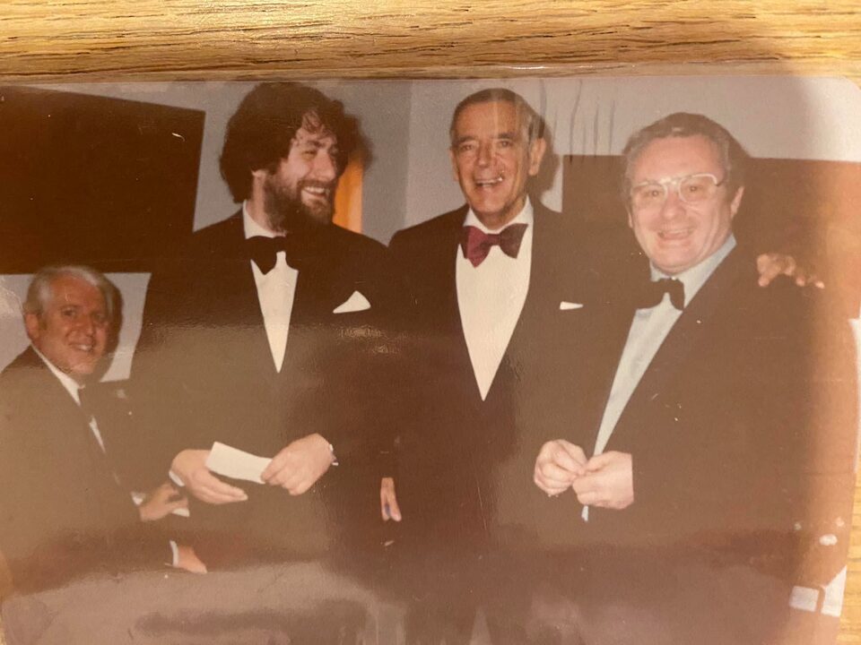 On the concert evening with Benny Goodman in Berlin, November 1980: Harry Pepl (second from left) laughing in a dinner jacket with three gentlemen whose names have not come down to us.