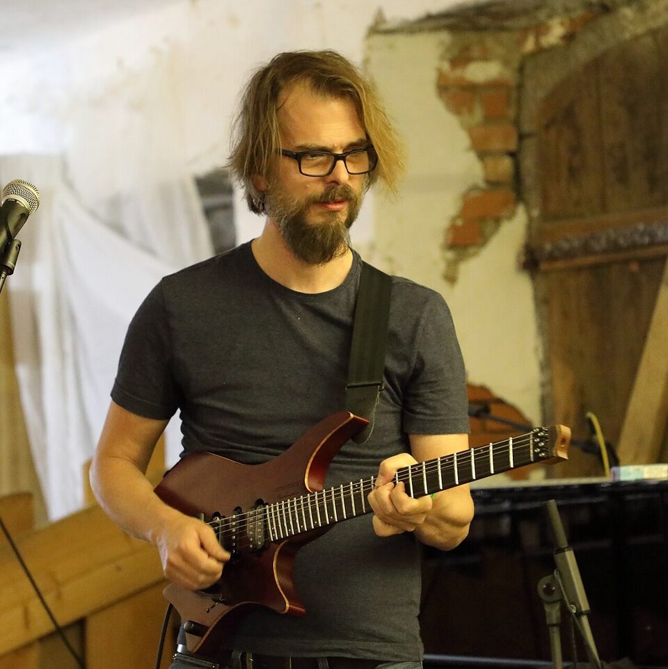 Alex Machacek with his headless guitar at the INNtöne Jazz Festival 2019 in Diersbach, Austria.