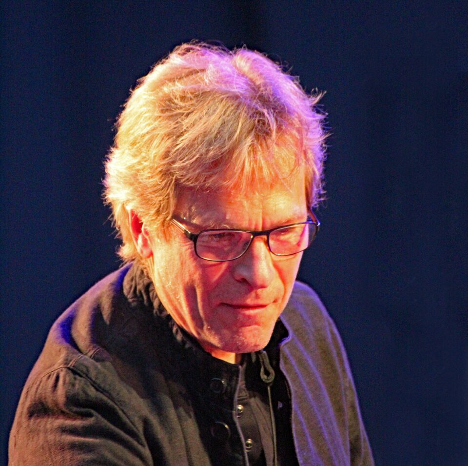Christof Lauer lors d’un concert de son trio au Palmengarten de Francfort-sur-le-Main, Allemagne, 2017.