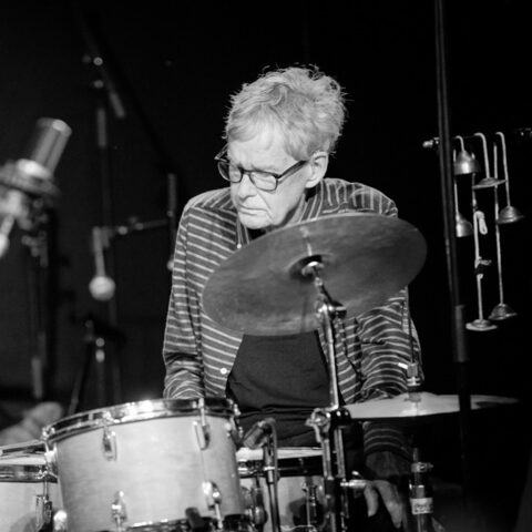 Jon Christensen am Schlagzeug beim Kongsberg Jazzfestival 2018 in Kongsberg, Norwegen.