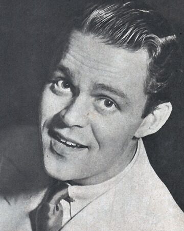 Svend Asmussen smiling, detail from the cover of the Swedish magazine Se, October 1945.